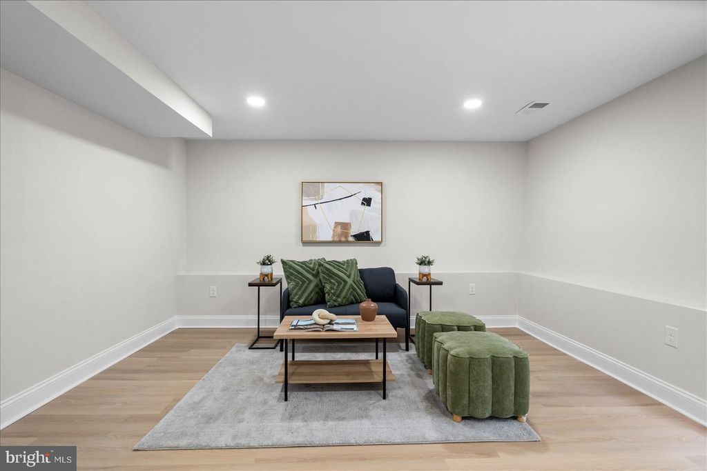 Image 34 of property listing at 6615 LAUREL DR, Baltimore, MD 21207