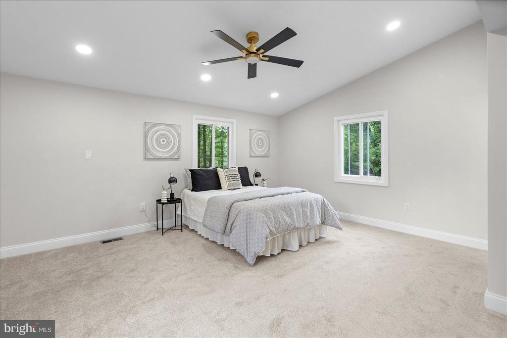 Image 36 of property listing at 6615 LAUREL DR, Baltimore, MD 21207