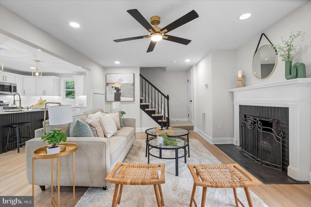 Image 8 of property listing at 6615 LAUREL DR, Baltimore, MD 21207
