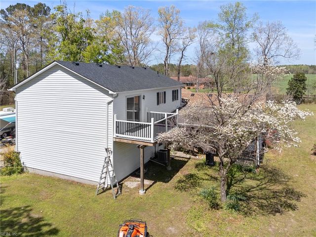 12522 Doles RD, Zuni, VA 23898