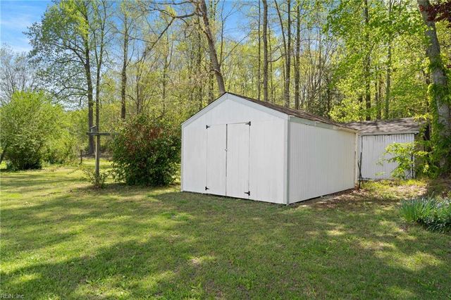 12522 Doles RD, Zuni, VA 23898