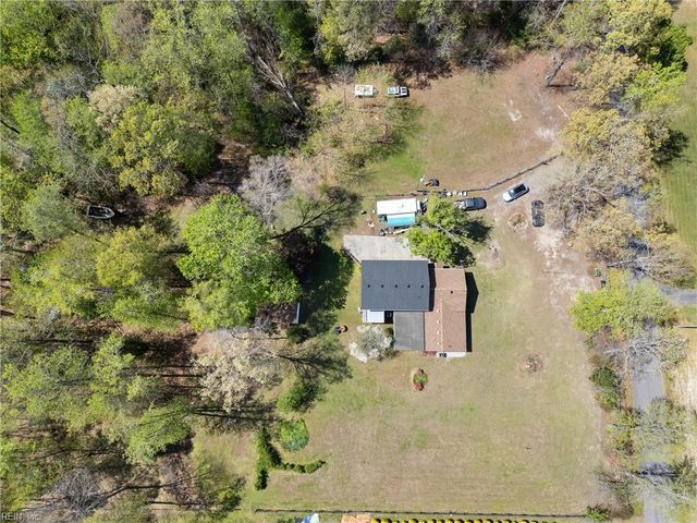 12522 Doles RD, Zuni, VA 23898