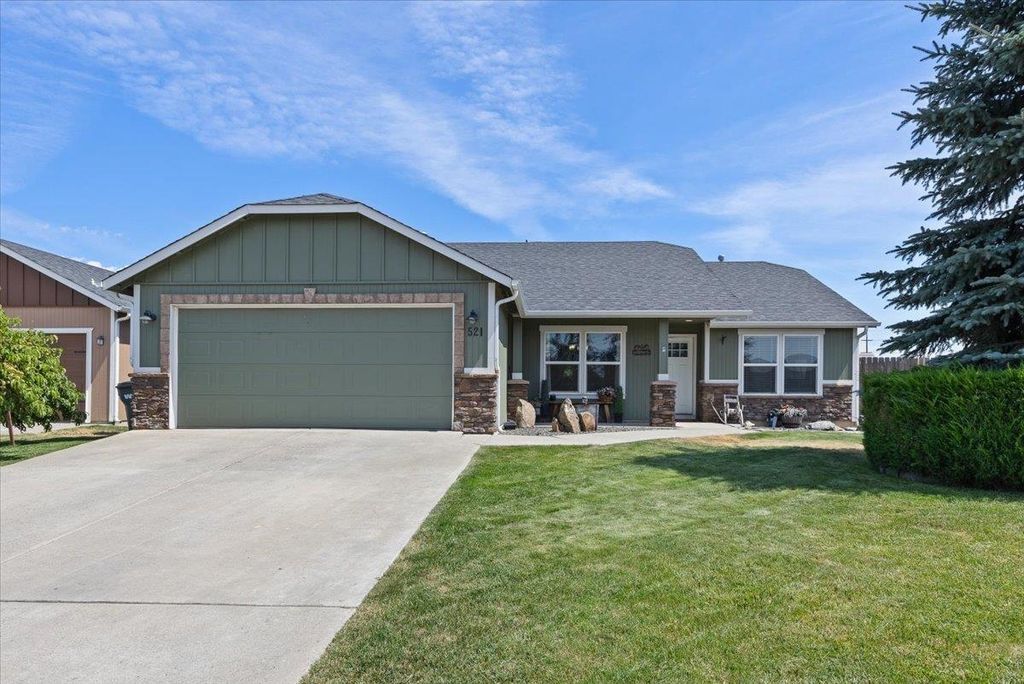 521 S Solar St, Airway Heights, WA 99001