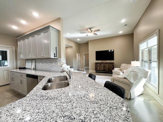 303 Hollis Street, Bono, AR 72416