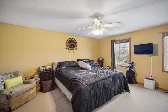 500 N Valley Drive 602, Des Moines, IA 50312