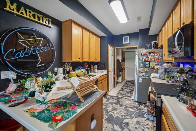 500 N Valley Drive 602, Des Moines, IA 50312