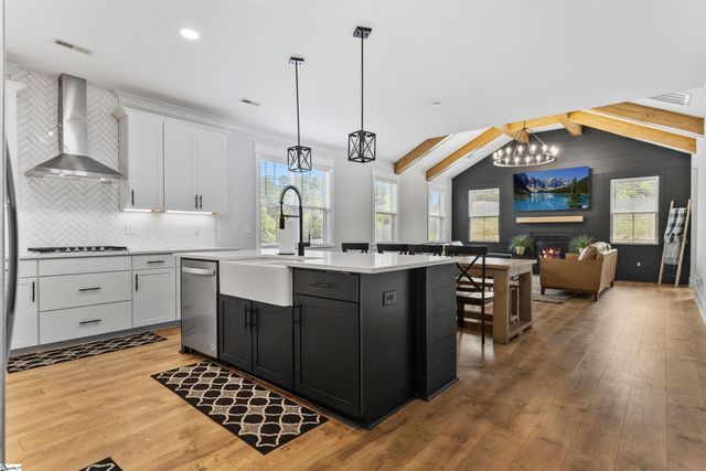 218 Deerview Trail, Simpsonville, SC 29680