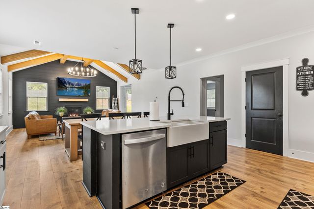 218 Deerview Trail, Simpsonville, SC 29680