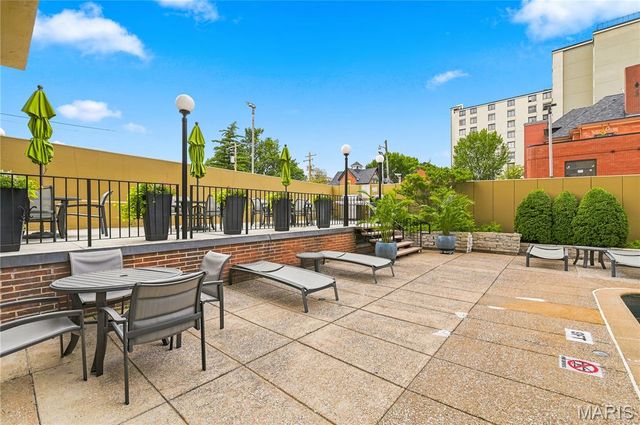4466 W Pine Boulevard 6B, St Louis, MO 63108