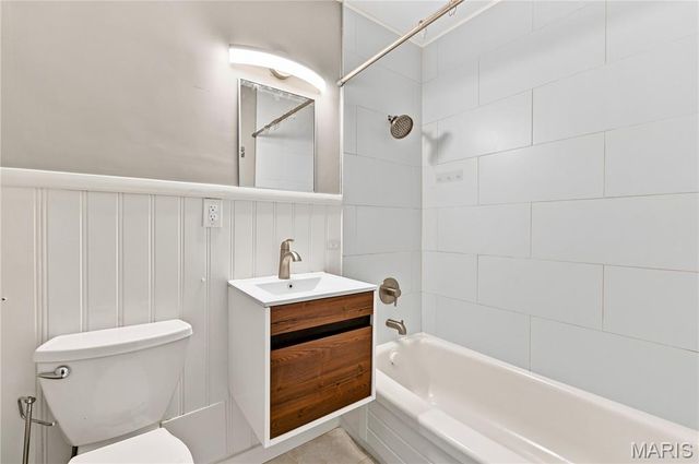 4466 W Pine Boulevard 6B, St Louis, MO 63108