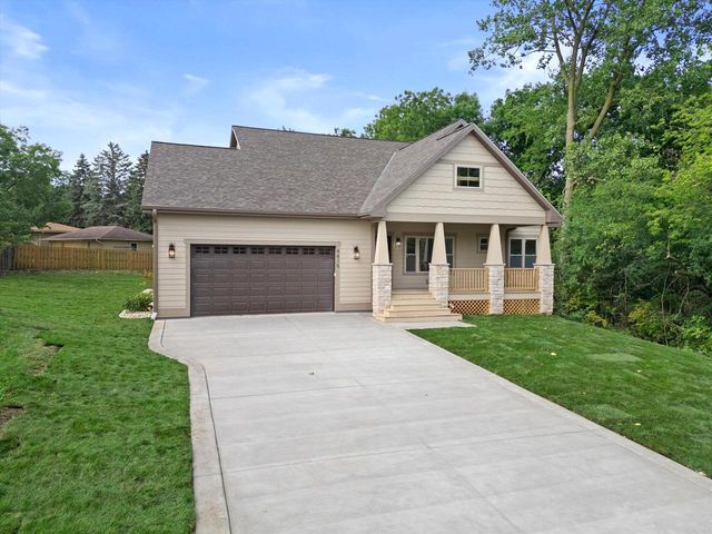 4815 Crystal, Racine, WI 53406