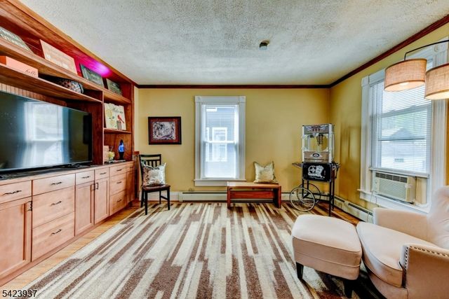 82 Newton Ave, Sussex Boro, NJ 07461