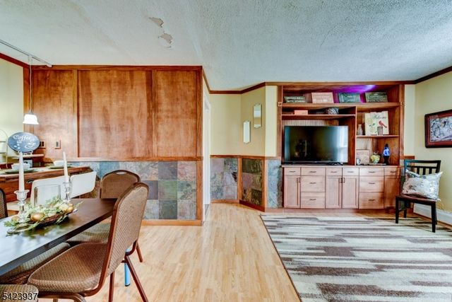82 Newton Ave, Sussex Boro, NJ 07461