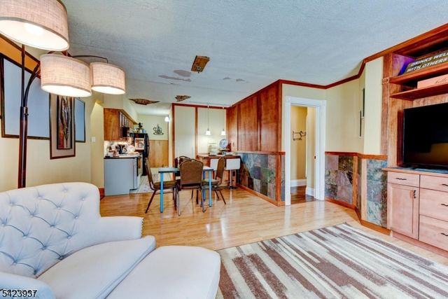 82 Newton Ave, Sussex Boro, NJ 07461