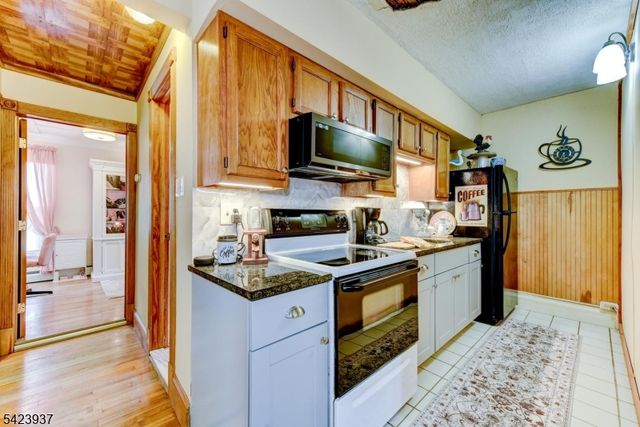 82 Newton Ave, Sussex Boro, NJ 07461