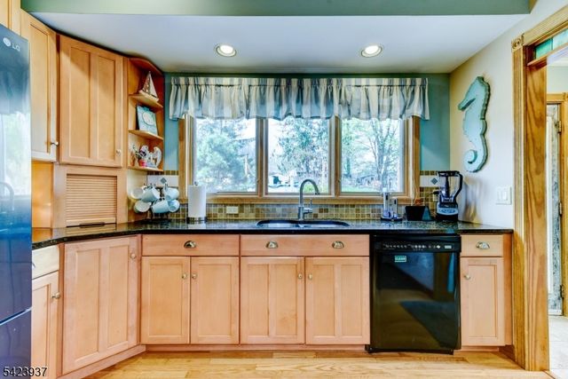 82 Newton Ave, Sussex Boro, NJ 07461