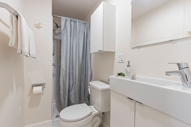 84 West St 84, Newton, MA 02458