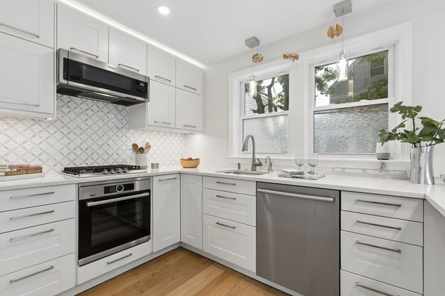 84 West St 84, Newton, MA 02458