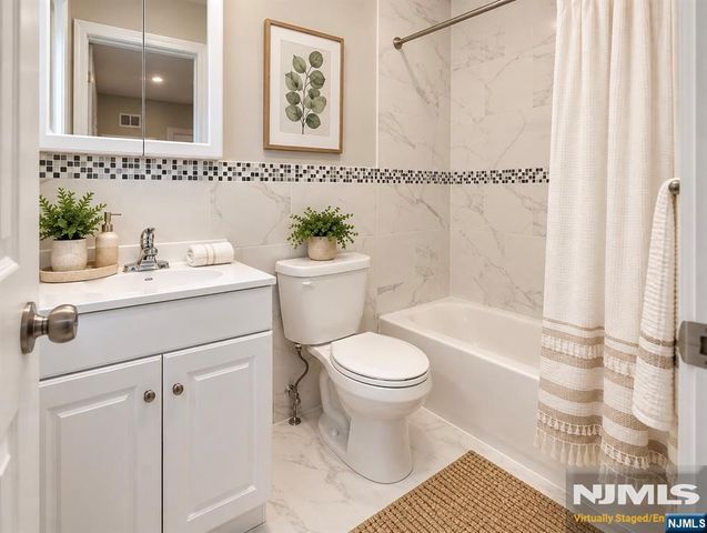 158 Grant Avenue 2, East Newark, NJ 07029