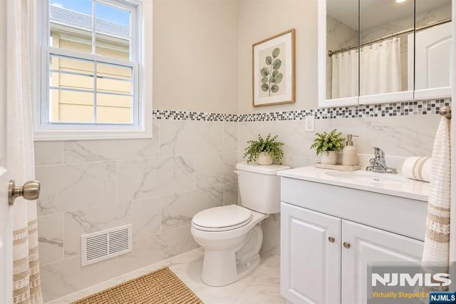 158 Grant Avenue 2, East Newark, NJ 07029