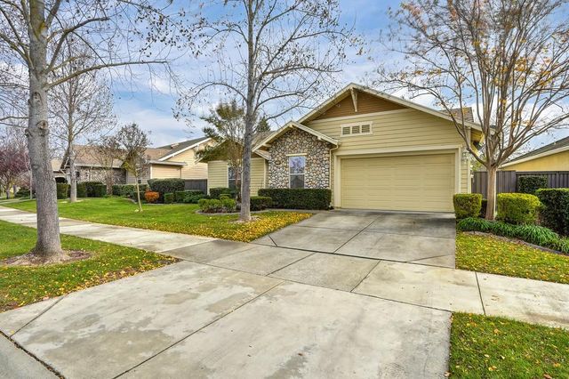 2726 Heritage Park Ln, Sacramento, CA 95835