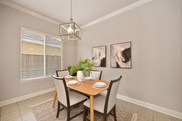 2726 Heritage Park Ln, Sacramento, CA 95835