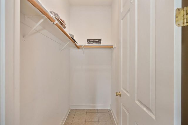 2726 Heritage Park Ln, Sacramento, CA 95835