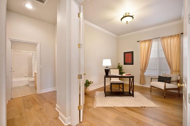 2726 Heritage Park Ln, Sacramento, CA 95835