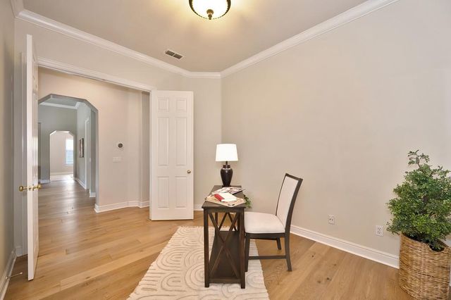 2726 Heritage Park Ln, Sacramento, CA 95835