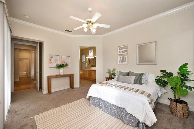 2726 Heritage Park Ln, Sacramento, CA 95835