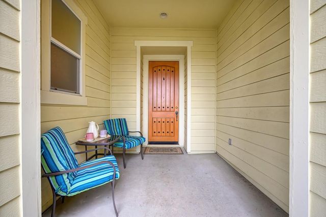 2726 Heritage Park Ln, Sacramento, CA 95835