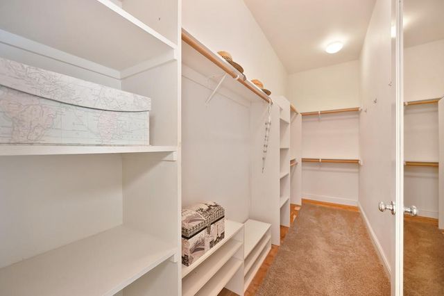 2726 Heritage Park Ln, Sacramento, CA 95835