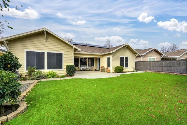 2726 Heritage Park Ln, Sacramento, CA 95835