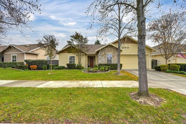 2726 Heritage Park Ln, Sacramento, CA 95835