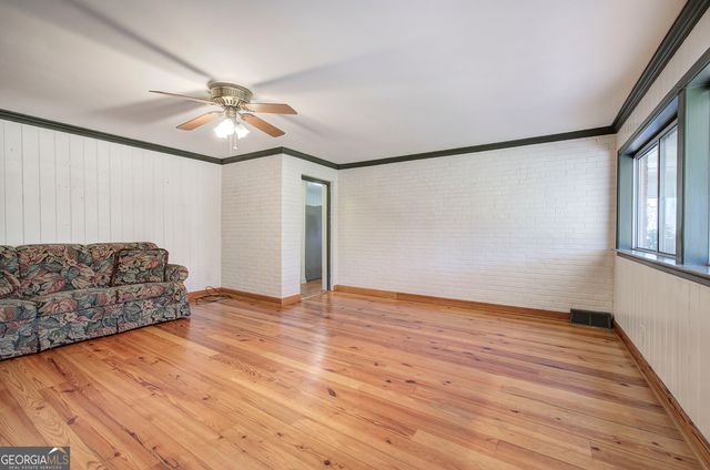 16 Summit Drive SE, Lindale, GA 30147