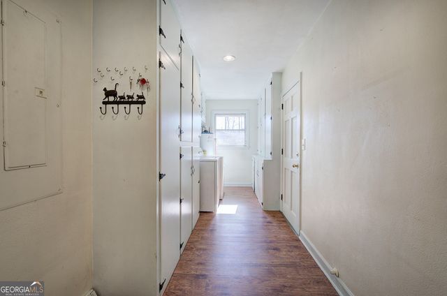 16 Summit Drive SE, Lindale, GA 30147