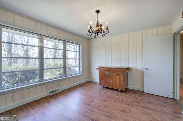 16 Summit Drive SE, Lindale, GA 30147