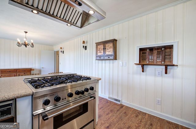 16 Summit Drive SE, Lindale, GA 30147