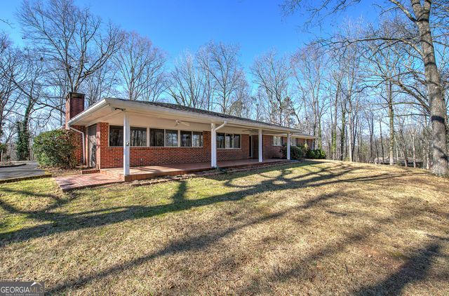 16 Summit Drive SE, Lindale, GA 30147