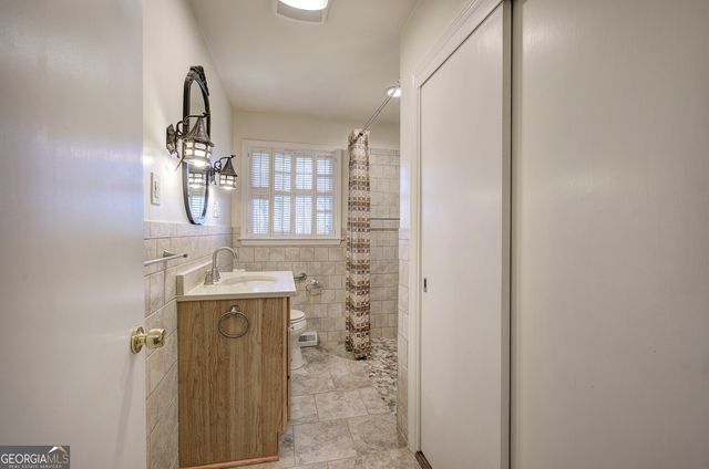 16 Summit Drive SE, Lindale, GA 30147