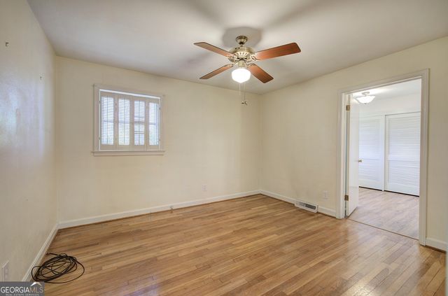 16 Summit Drive SE, Lindale, GA 30147