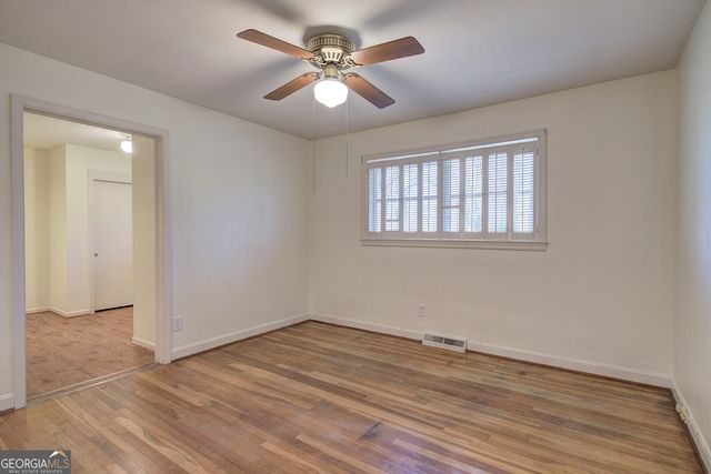 16 Summit Drive SE, Lindale, GA 30147