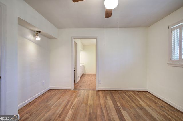 16 Summit Drive SE, Lindale, GA 30147