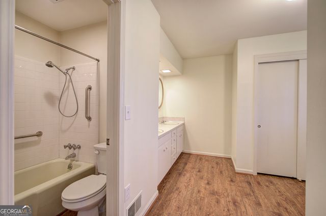 16 Summit Drive SE, Lindale, GA 30147