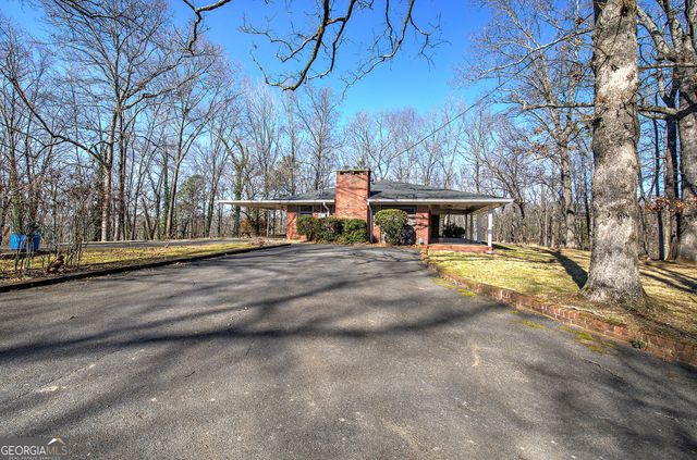 16 Summit Drive SE, Lindale, GA 30147