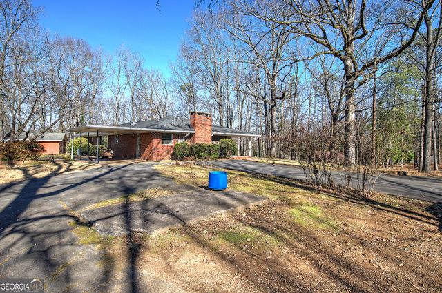 16 Summit Drive SE, Lindale, GA 30147