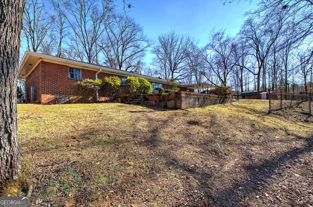 16 Summit Drive SE, Lindale, GA 30147