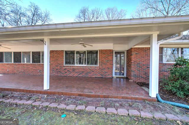 16 Summit Drive SE, Lindale, GA 30147