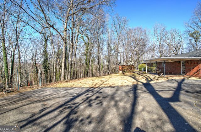 16 Summit Drive SE, Lindale, GA 30147