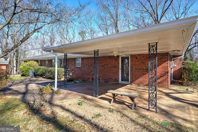 16 Summit Drive SE, Lindale, GA 30147